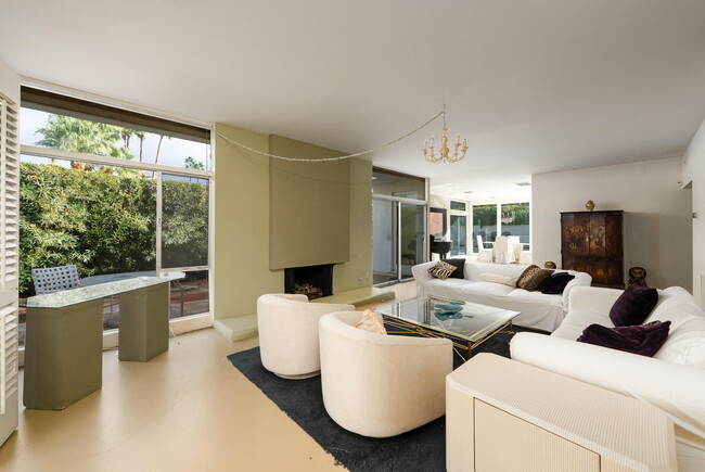 Building Photo - 866 N Topaz Cir