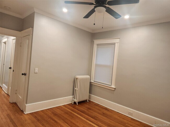 Building Photo - 124 Corlies Ave