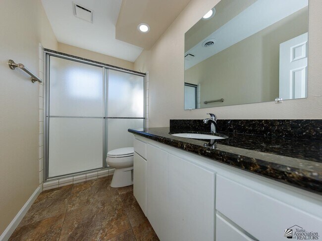 Building Photo - 12538 E Del Rico