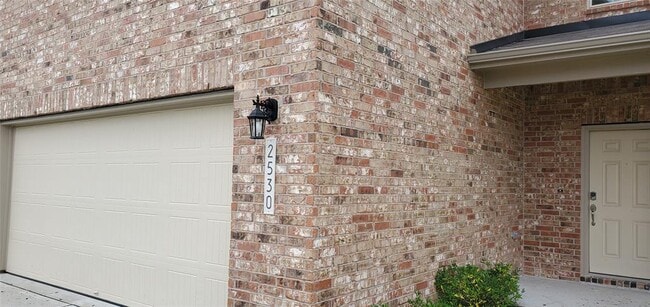 Building Photo - 2530 Remembrance Cir