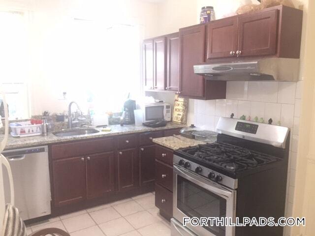 Building Photo - 4.5 Centre St