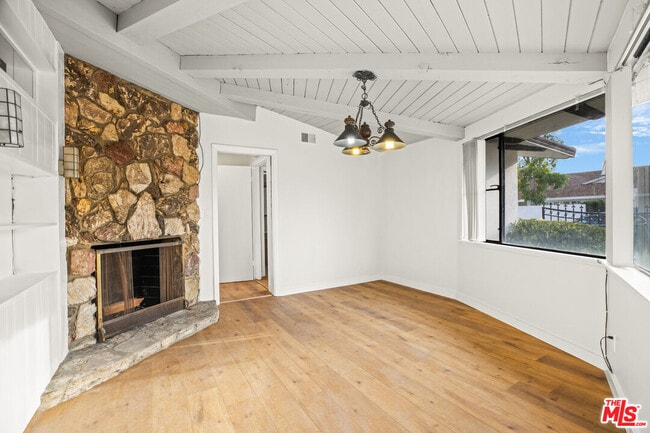 Building Photo - 2254 Stradella Rd