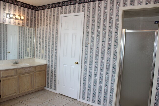 Building Photo - Charming 3-Bedroom Home in Jamesway Addition – Available Now!