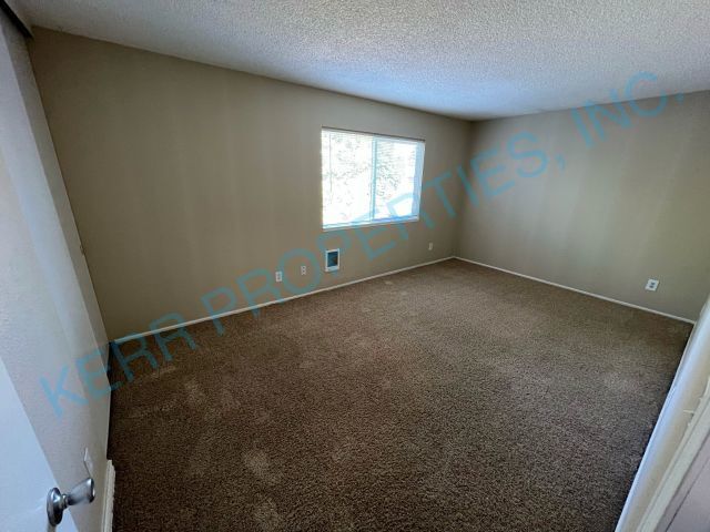 Building Photo - 1416 NE Paropa Ct