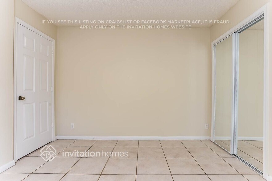 Building Photo - 6225 Mullin St