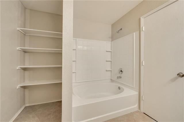 Building Photo - 1512 Queens Brook Ln