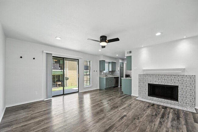 Building Photo - 5801 Lake Hubbard Pkwy