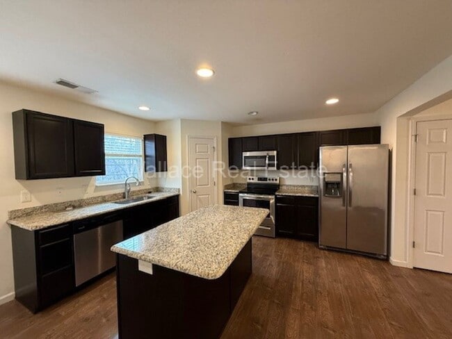 Building Photo - WEST KNOX CEDAR BLUFF AREA 2 BEDROOM 2.5 BATH TOWNHOUSE