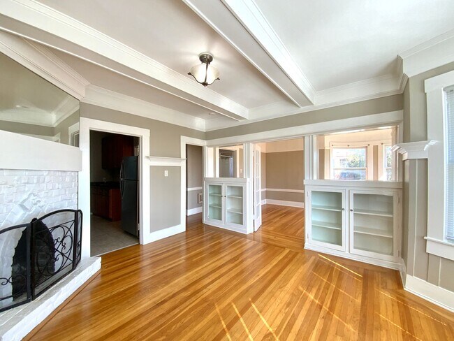 Building Photo - 1BR W/ Bonus Room. In-Unit LAUNDRY! DISHWASHER! PARKING AVAILABLE!