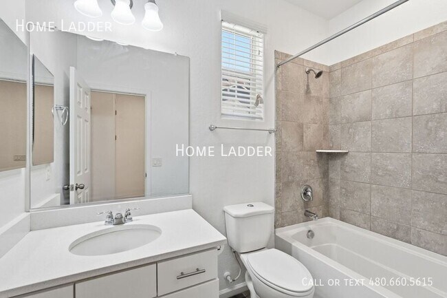 Building Photo - 3234 E Dogwood Pl