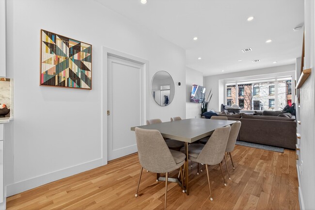 Building Photo - 303 4th St