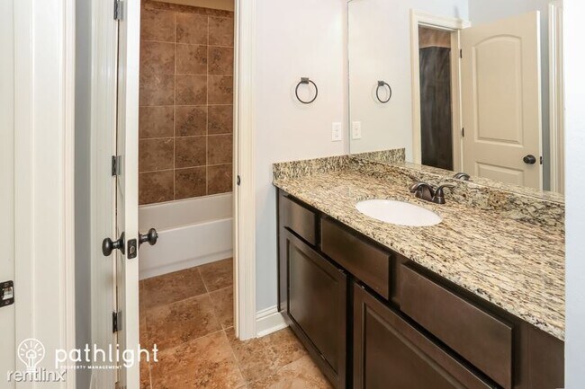 Building Photo - 4 br, 3 bath House - 18505 Old Maplewood D...