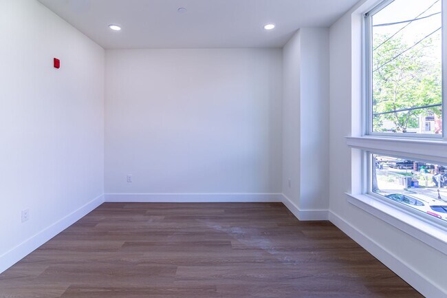 Building Photo - 808 N Preston St