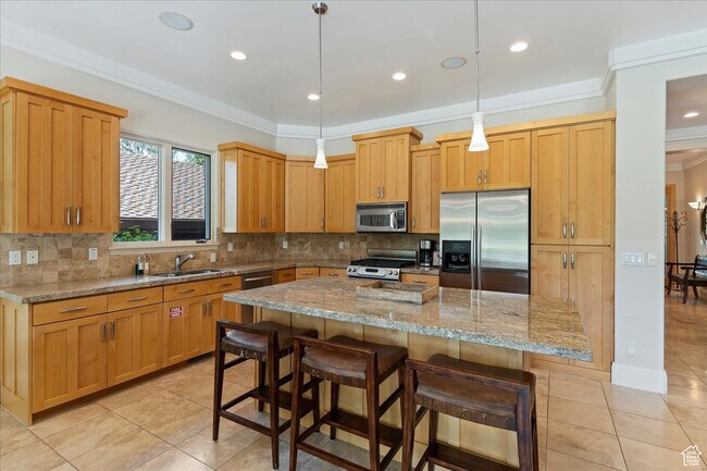 Building Photo - 4859 Eagle Ridge Dr