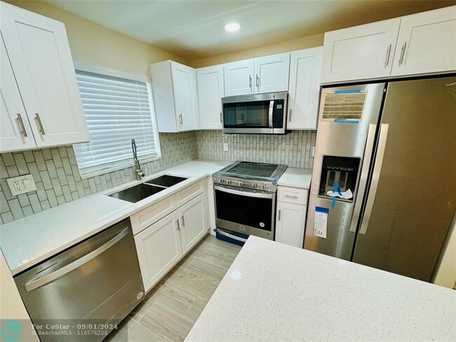 Building Photo - 805 W Oakland Park Blvd