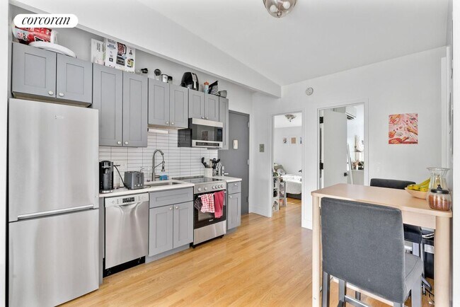Building Photo - 81 Clermont Ave