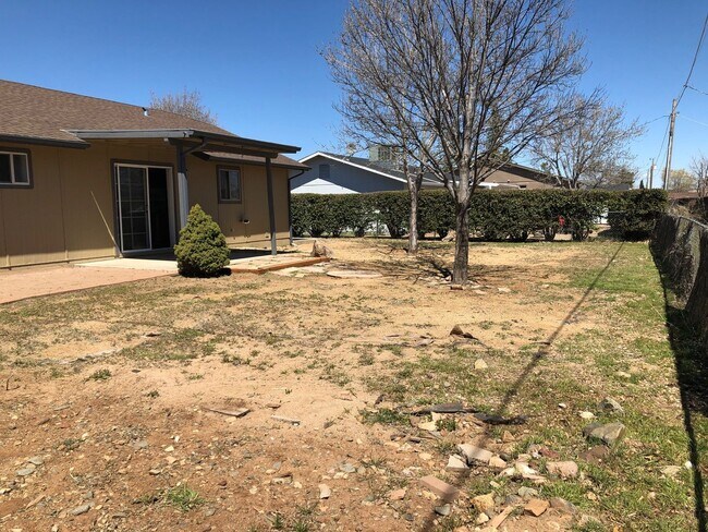 Building Photo - 3523 N Dale Dr