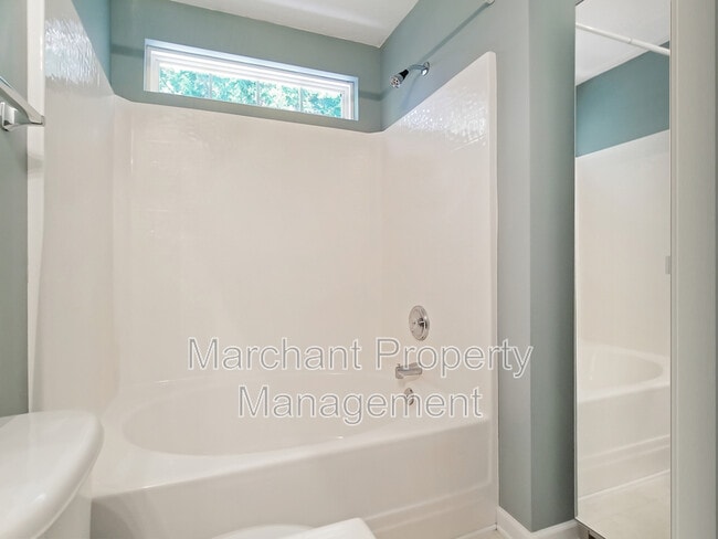 Building Photo - 527 Fagin Cir