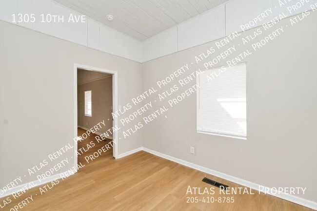 Building Photo - 1305 10th Ave