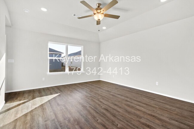 Building Photo - Brand new 3 bedroom, 2 bathroom home in Fayetteville, Arkansas
