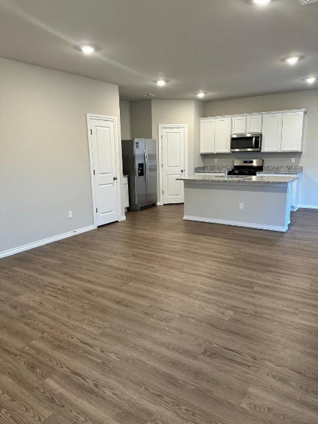 Building Photo - 4 Bed | 3 Bath | New Build | Bartlesville