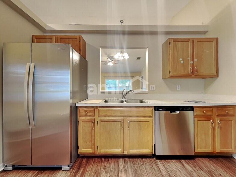 Building Photo - 1127 Dunbridge St