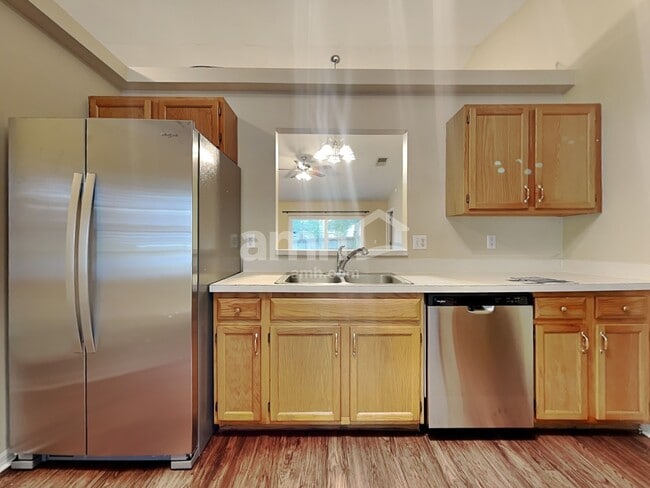 Building Photo - 1127 Dunbridge St