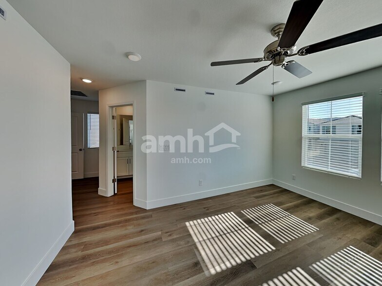 Building Photo - 11140 Magallanes St