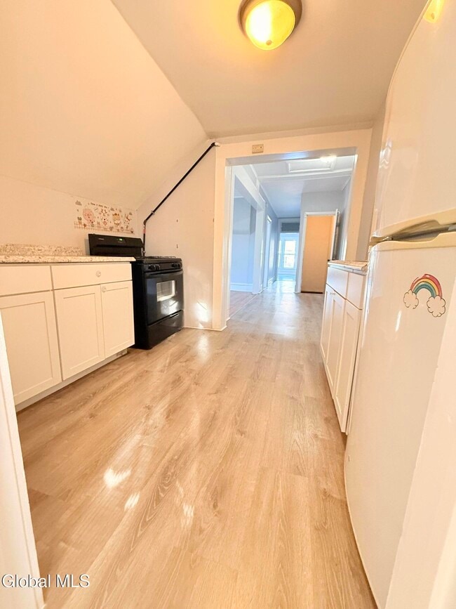 Building Photo - 31 Union St