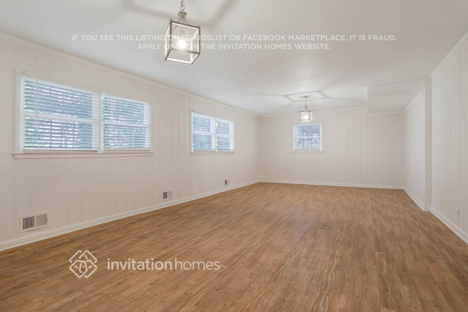 Building Photo - 2372 Oakridge Ct
