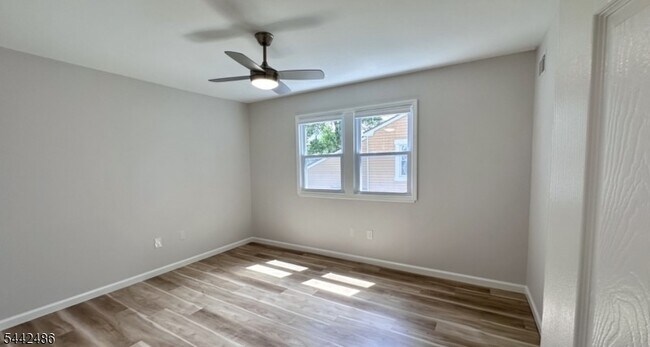 Building Photo - 221 Myrtle Ave