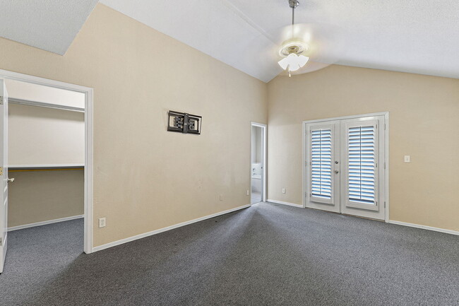 Building Photo - 14180 Robert Ituarte Dr