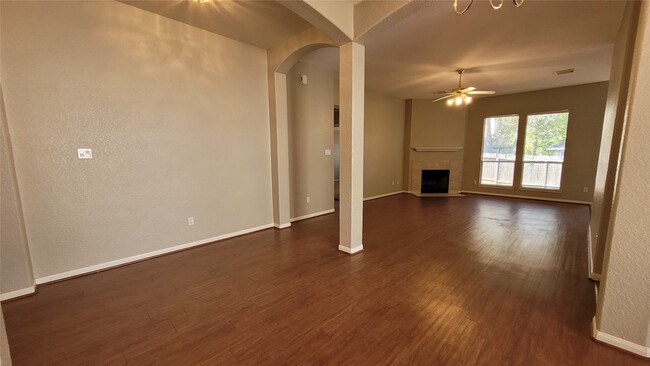 Building Photo - 3825 Evergreen Way