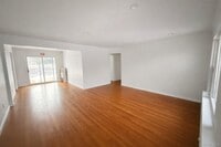 Building Photo - 46 Elmira St