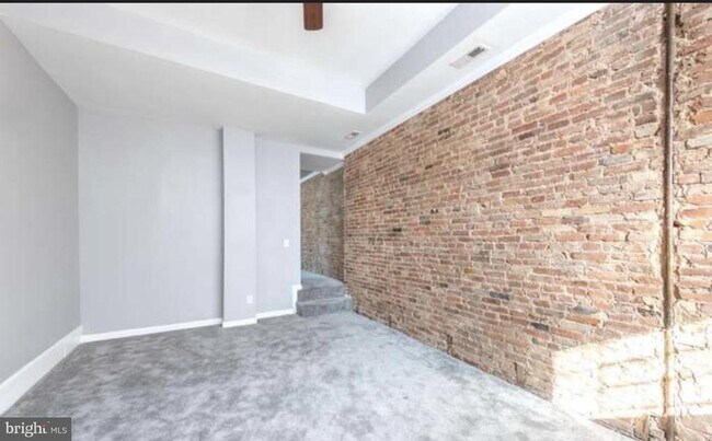 Building Photo - 1638 Cole St