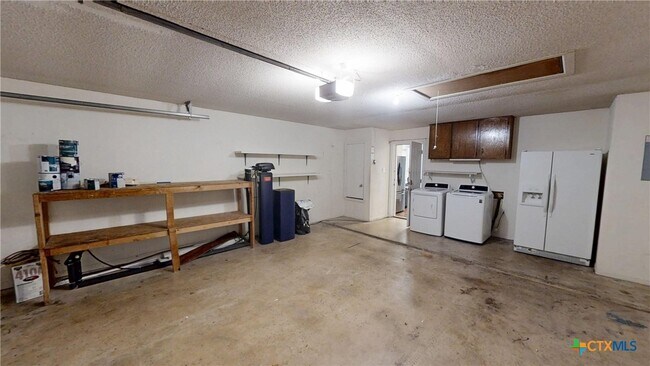 Building Photo - 3318 Paintrock Dr