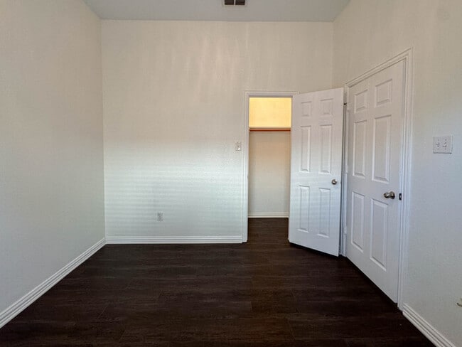 Building Photo - 44 Heron Dr