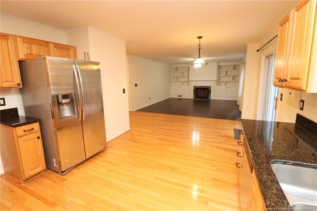 Building Photo - 2114 Frissell Ave