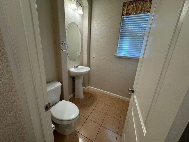 Building Photo - 4 Bedroom, 3 car garage- Foothills at Wingfield Springs. Pets welcome!