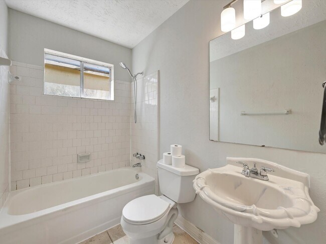 Building Photo - 2505 Ironclad Dr