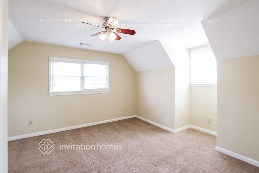 Building Photo - 40 Oak Landing Ln