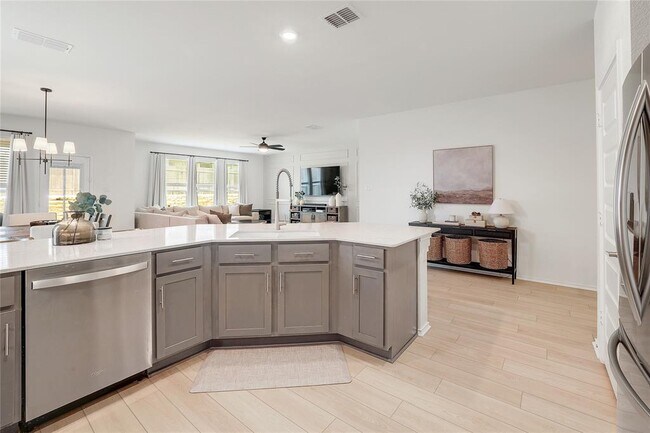 Building Photo - 4648 Padula Dr