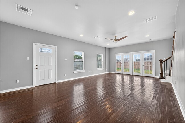 Building Photo - 146 Disney St