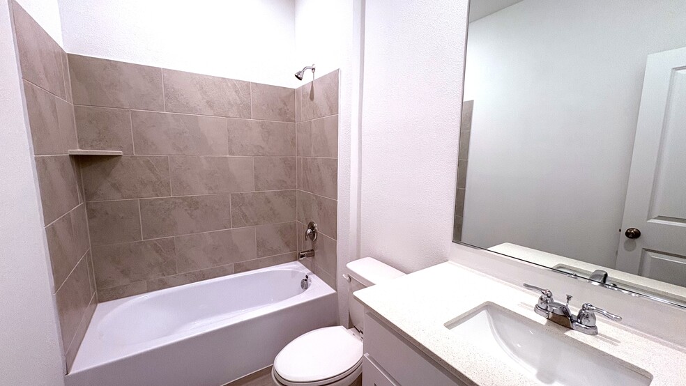 Building Photo - 341 Sedalia Trl