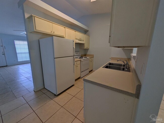 Building Photo - 3359 Green Briar Cir