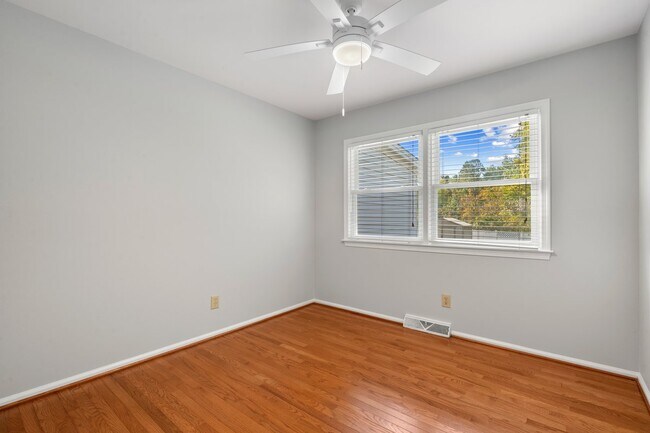 Building Photo - 3803 Derbyshire Dr