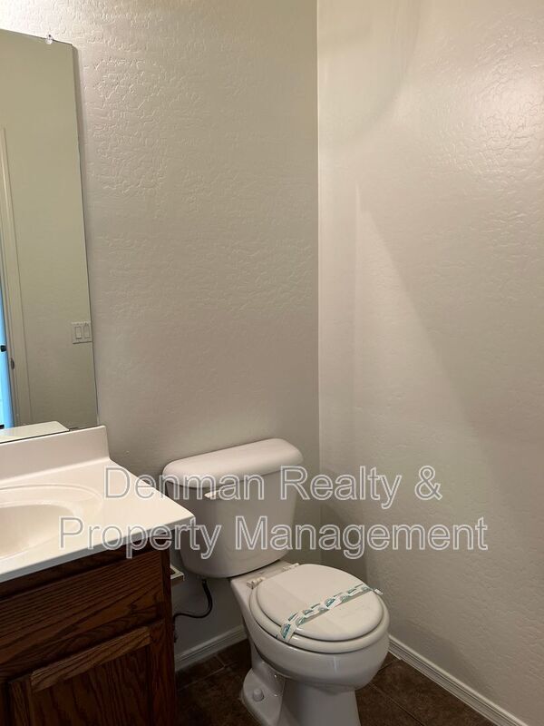 Building Photo - 6526 S 71st Dr