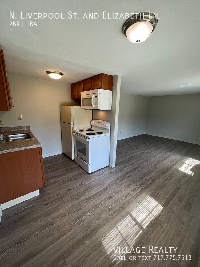 Building Photo - 65 N Liverpool St