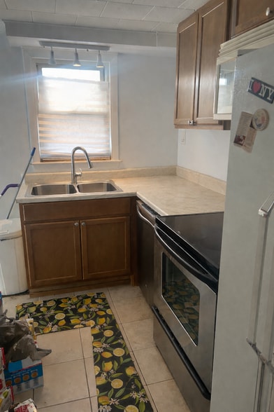 Building Photo - 26 Summer St