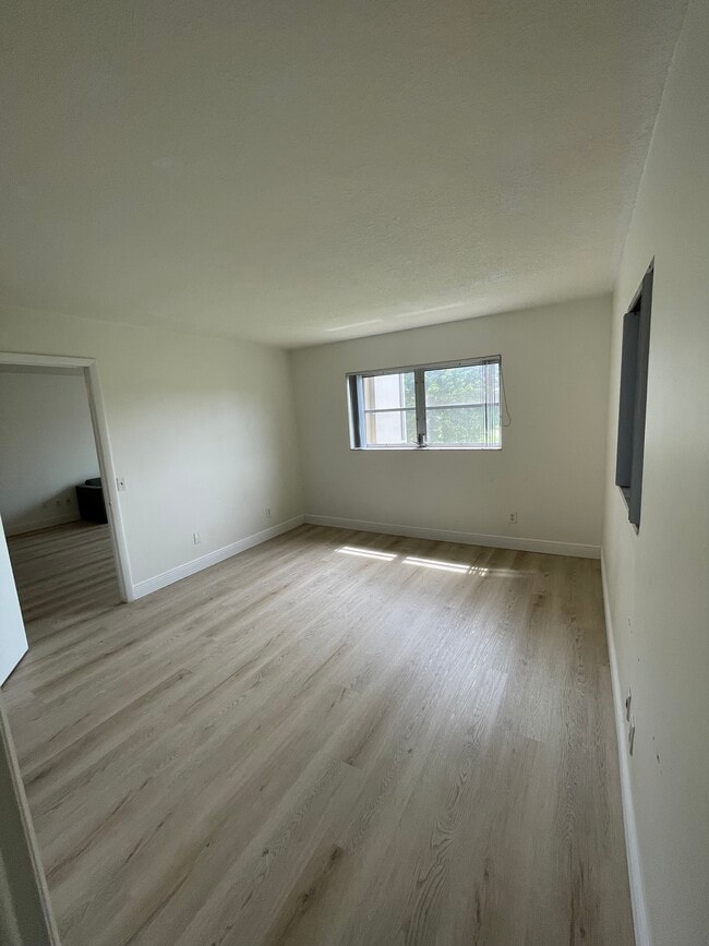 Building Photo - 2441 SW 82nd Ave